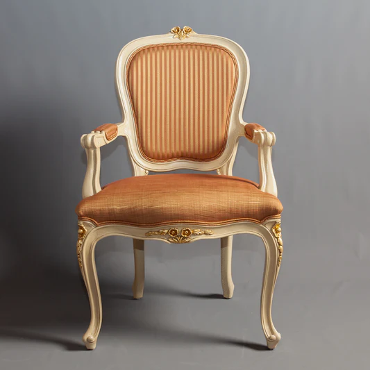 LUXURY LIVING STARTS HERE